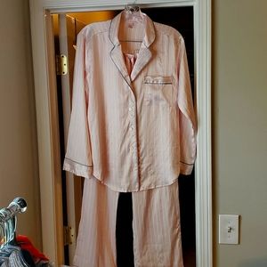 Silk pajamas set